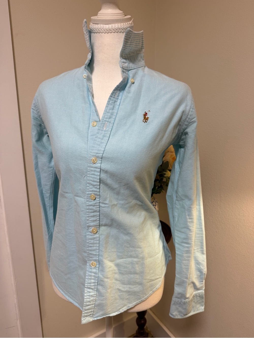 Ralph Lauren Light Blue Women's Button-Down Shirt Pony Preppy Classy - Picture 4 of 11